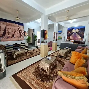 فندق مبيت وإفطار Grand &hostel الأقصر